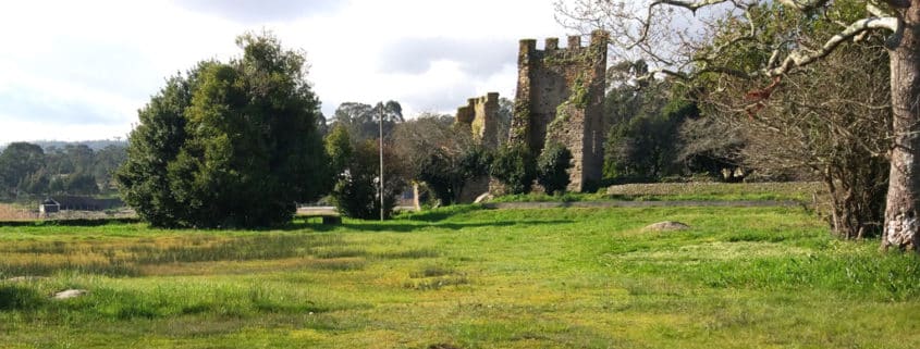 Torres Oeste Catoira en la Ruta Padre Sarmiento