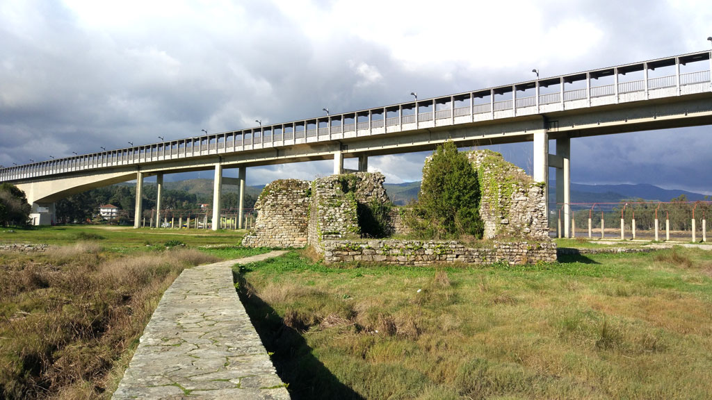 Asentamiento Torres Oeste Catoira en la Ruta Padre Sarmiento