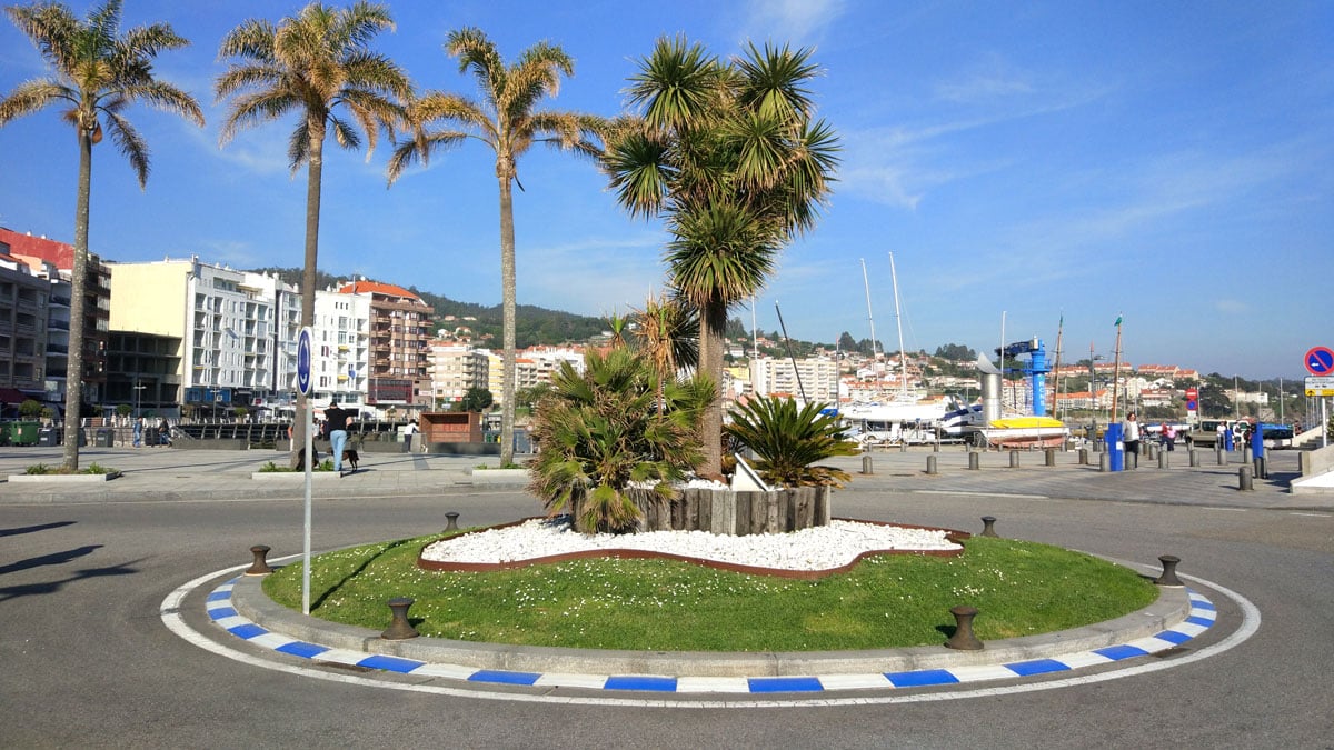 Sanxenxo entrada a parking Náutico